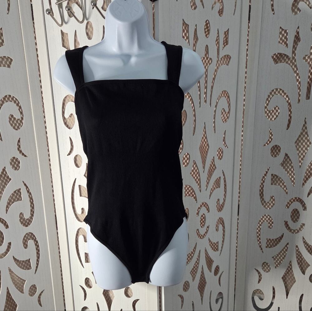 OQQ Black Ribbed Bodysuit XXL Square Neck Sleeveless Stretch NWOT